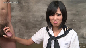 Молодой японке накончали полный рот спермы